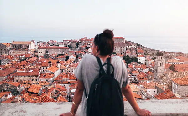 Student viewing city